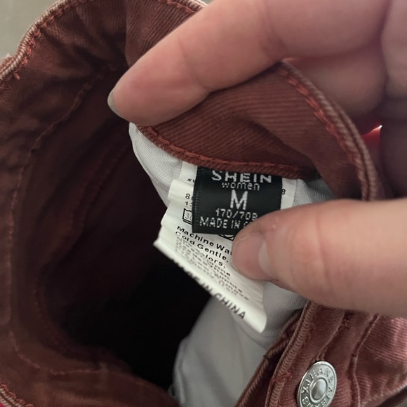 Shein flare jeans. Highlights curves and pretty color. - Picture 4 of 4